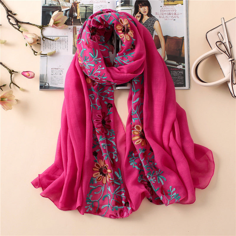 Embroidered Cotton Scarf with Floral Hook Design – Elegant Women's Accessory