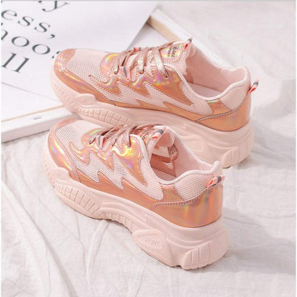 Women’s White Canvas Sneakers – Fashionable Everyday Shoes