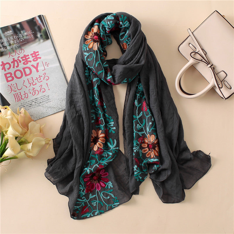 Embroidered Cotton Scarf with Floral Hook Design – Elegant Women's Accessory