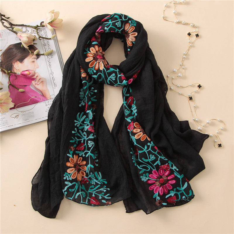 Embroidered Cotton Scarf with Floral Hook Design – Elegant Women's Accessory