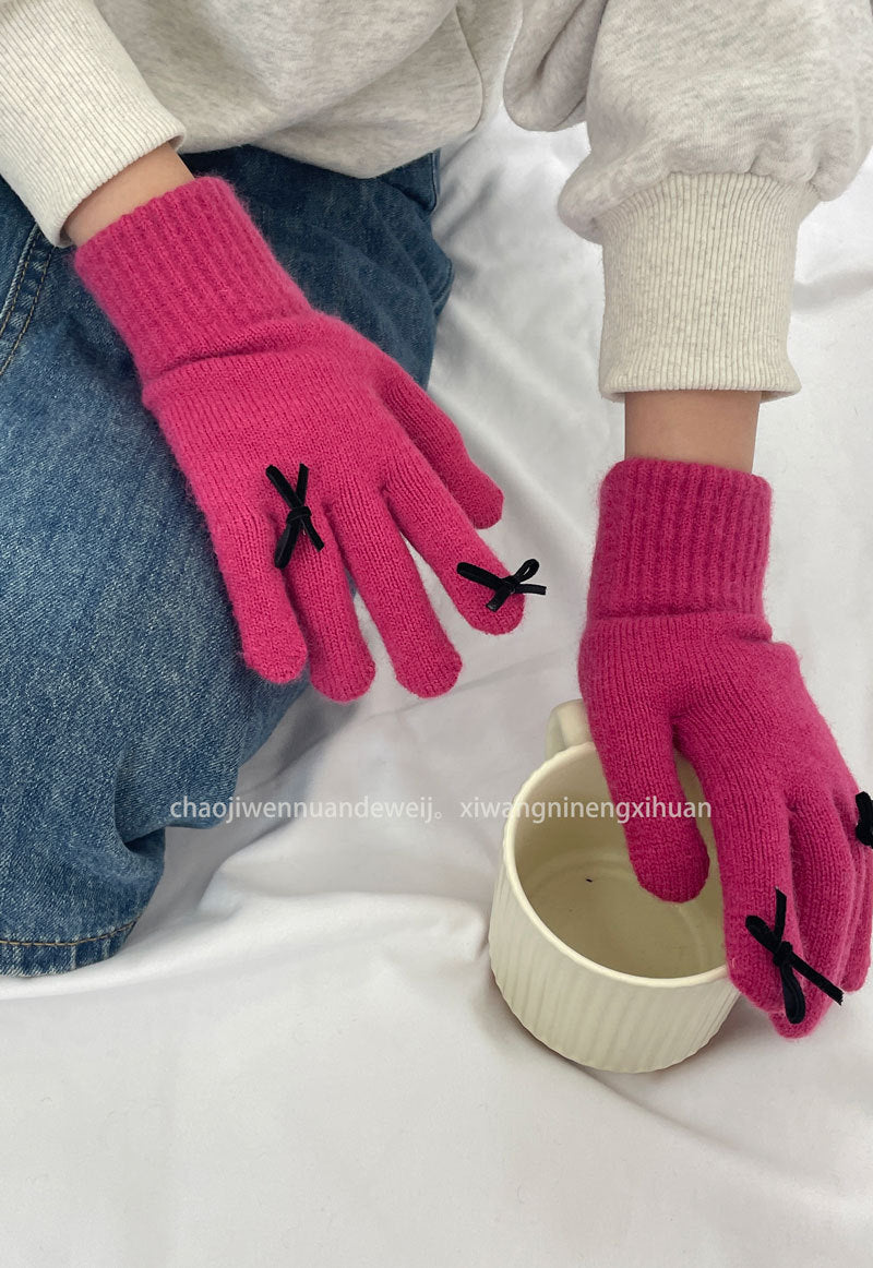 durable-household-cleaning-silver-gloves