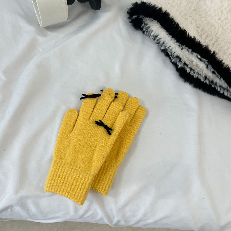 durable-household-cleaning-silver-gloves