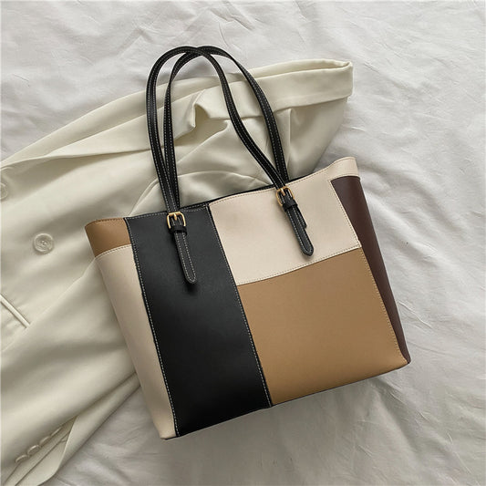 Versatile Bucket Tote: Spacious Elegance for Every Occasion